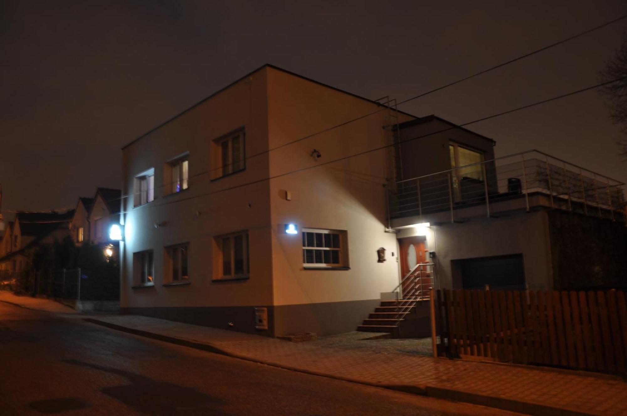 Bialy Dom - 2 Bedrooms كاتوفيتسه المظهر الخارجي الصورة