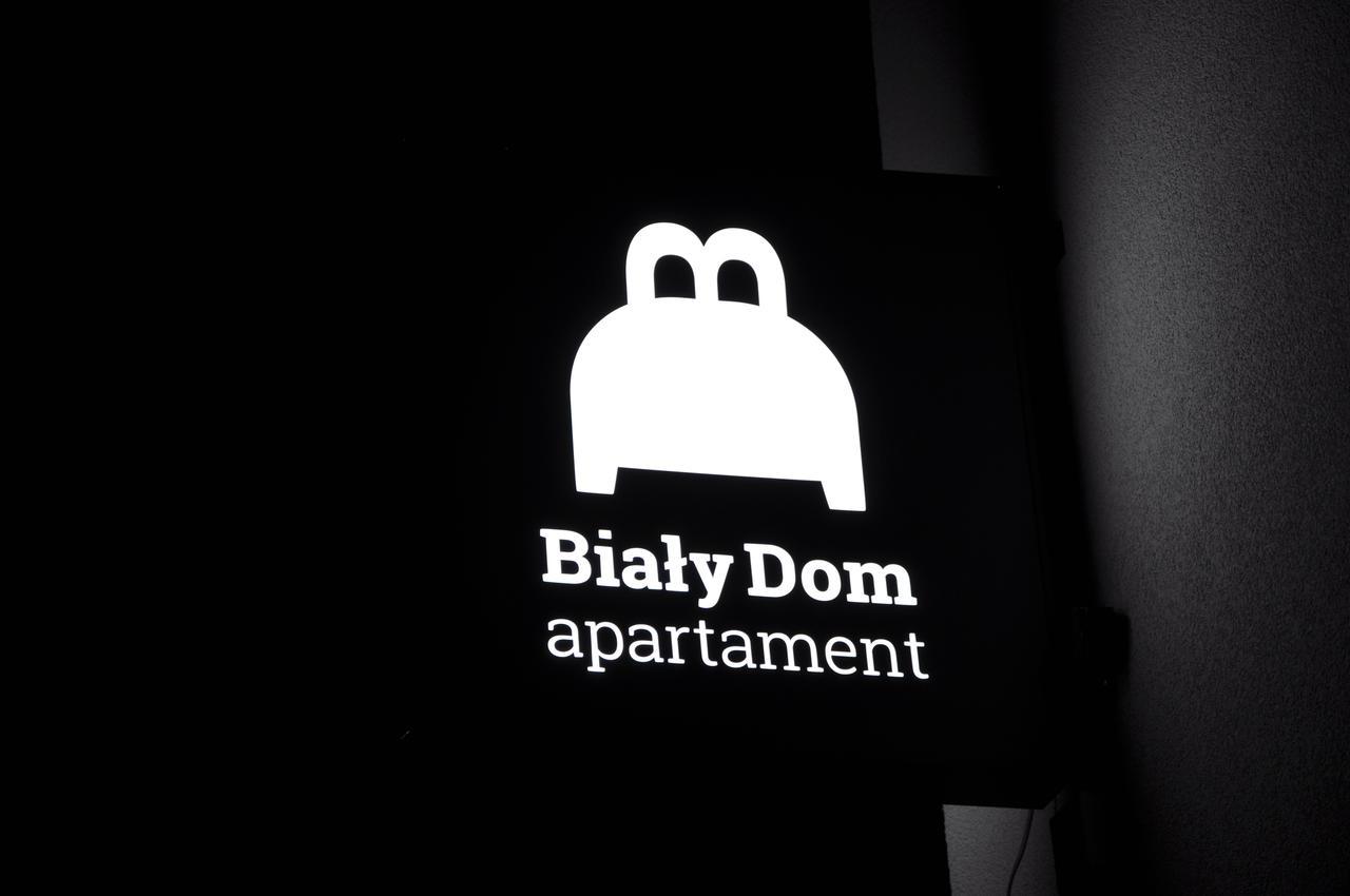 Bialy Dom - 2 Bedrooms كاتوفيتسه المظهر الخارجي الصورة